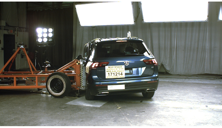 NHTSA Side impact test of the 2024 Volkswagen Tiguan