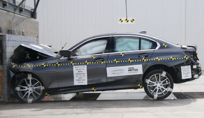 NHTSA crash test of the 2024 BMW 3 Series