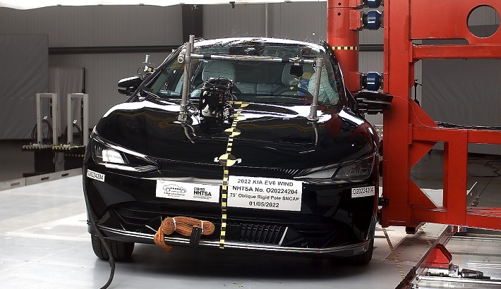 NHTSA Side pole test of the 2024 Kia EV6