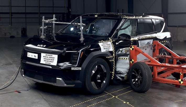 NHTSA Side impact test of the 2024 Kia EV9