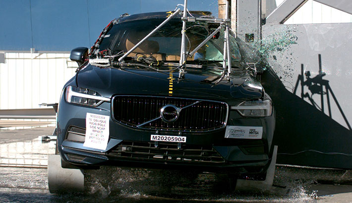 NHTSA Side pole test of the 2024 Volvo Xc60 B5