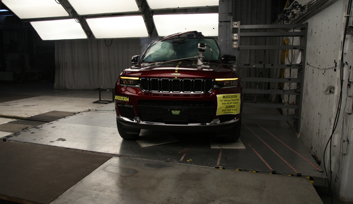 NHTSA Side pole test of the 2024 Jeep Grand Cherokee L