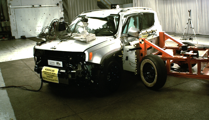 NHTSA Side impact test of the 2023 Jeep Renegade