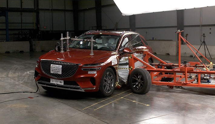 NHTSA Side impact test of the 2024 Genesis Gv70