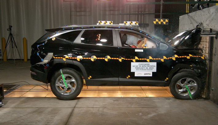 NHTSA crash test of the 2024 Hyundai Tucson