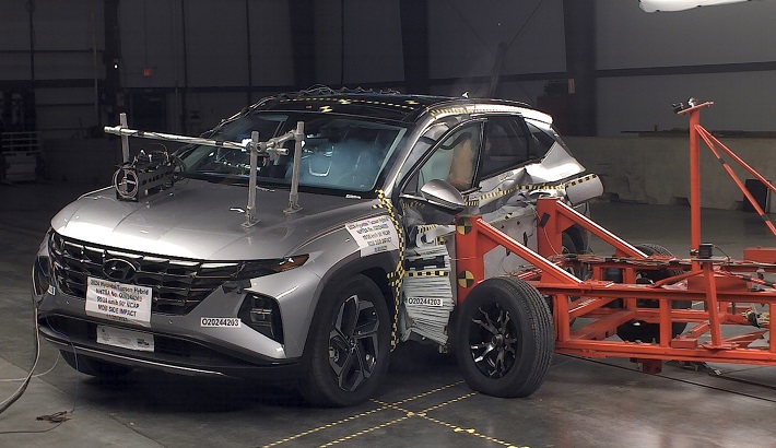 NHTSA Side impact test of the 2024 Hyundai Tucson