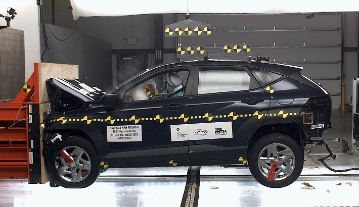 NHTSA crash test of the 2024 Hyundai Kona