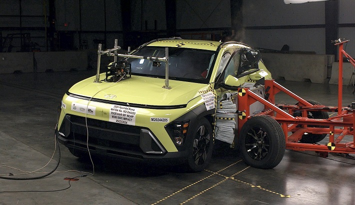NHTSA Side impact test of the 2024 Hyundai Kona