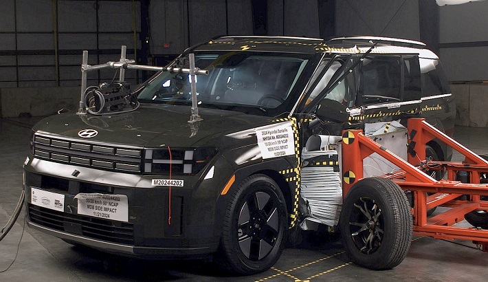 NHTSA Side impact test of the 2024 Hyundai Santa Fe