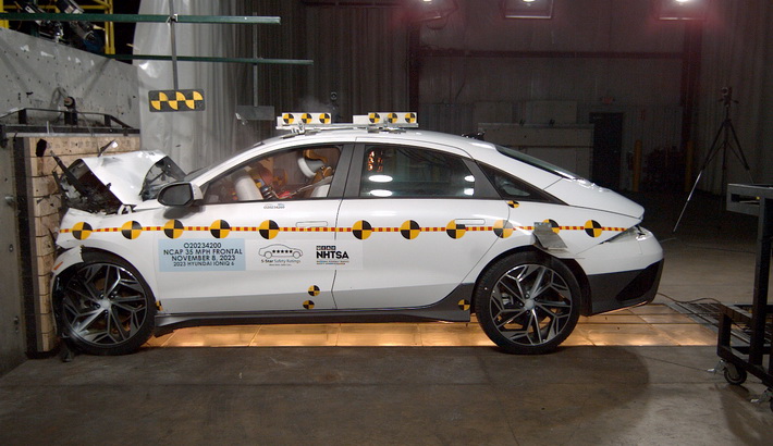 NHTSA crash test of the 2024 Hyundai Ioniq 6