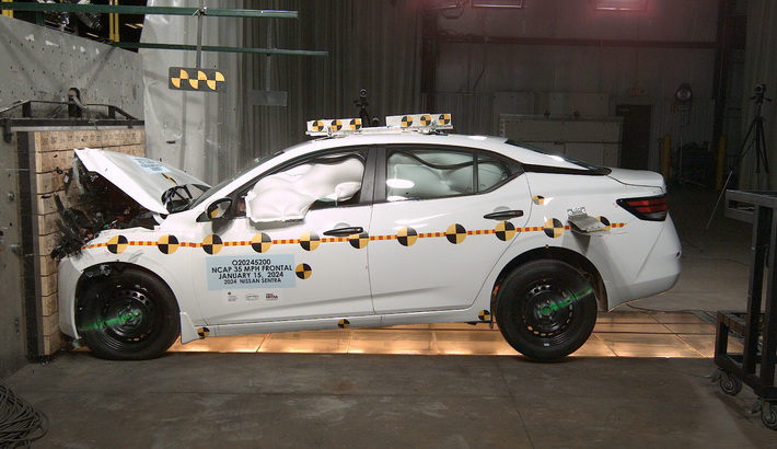 NHTSA crash test of the 2024 Nissan Sentra