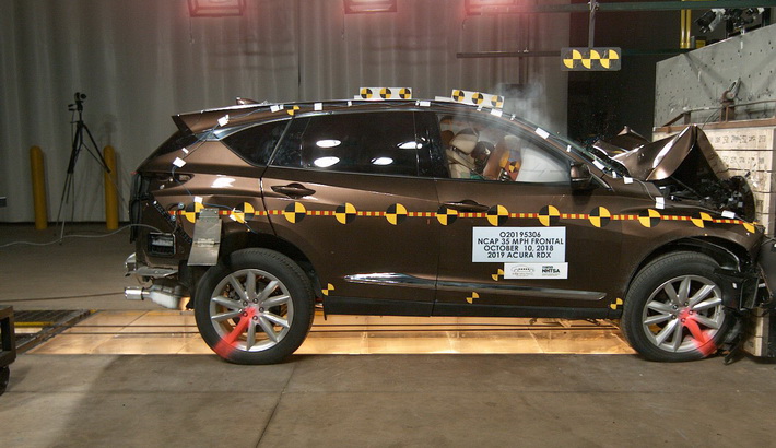 NHTSA crash test of the 2024 Acura Rdx