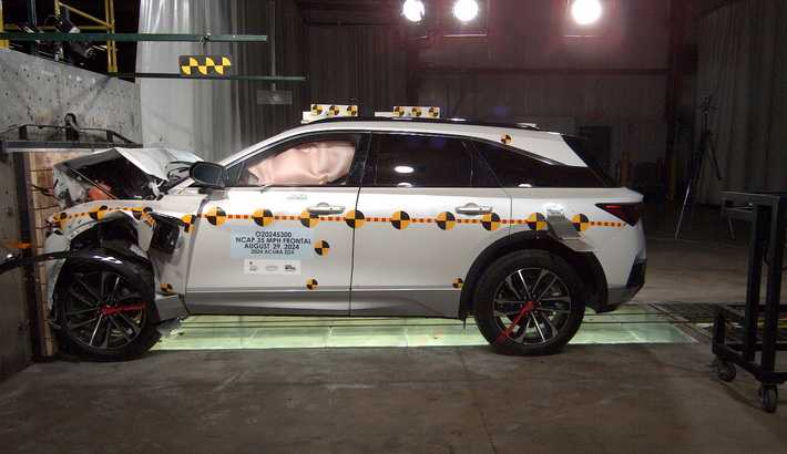 NHTSA crash test of the 2024 Acura Zdx