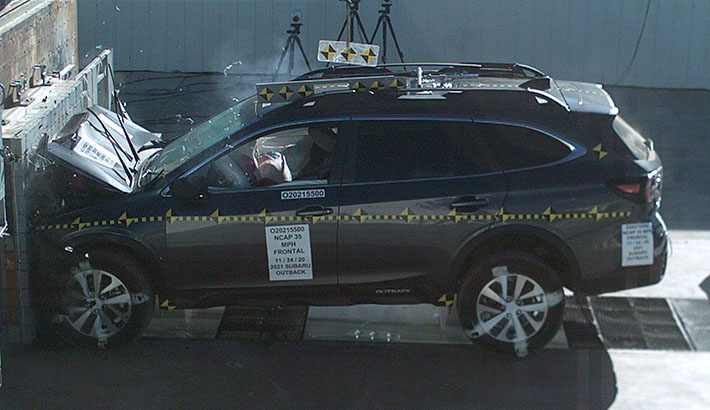 NHTSA crash test of the 2025 Subaru Outback