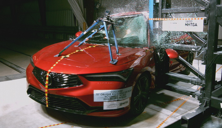 NHTSA Side pole test of the 2025 Acura Integra