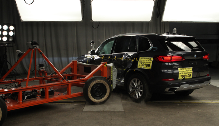 NHTSA Side impact test of the 2025 BMW X5