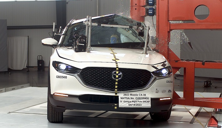NHTSA Side pole test of the 2025 Mazda CX-30