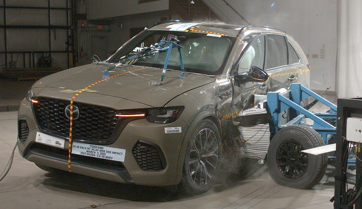 NHTSA Side impact test of the 2025 Mazda CX-70