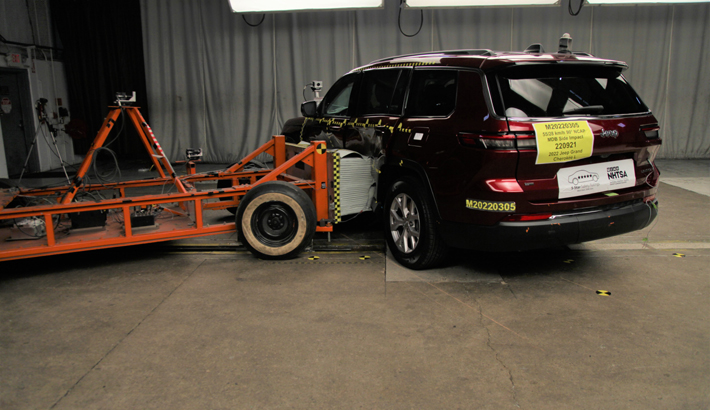 NHTSA Side impact test of the 2025 Jeep Grand Cherokee L