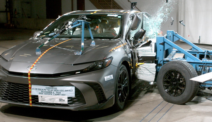 NHTSA Side impact test of the 2025 Toyota Camry