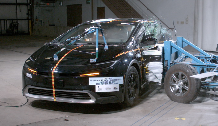 NHTSA Side impact test of the 2025 Toyota Prius