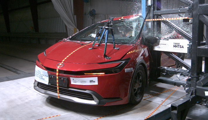 NHTSA Side pole test of the 2025 Toyota Prius