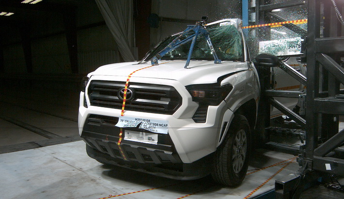 NHTSA Side impact test of the 2025 Toyota Tacoma