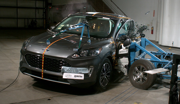 NHTSA Side impact test of the 2025 Ford Escape