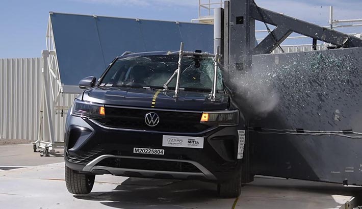 NHTSA Side pole test of the 2025 Volkswagen Taos