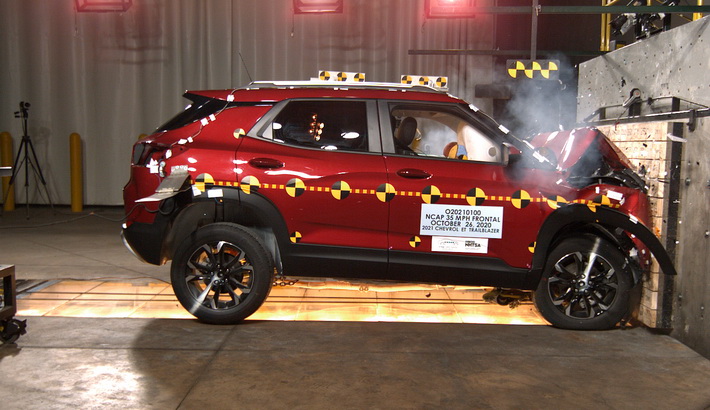NHTSA crash test of the 2025 Chevrolet Trailblazer