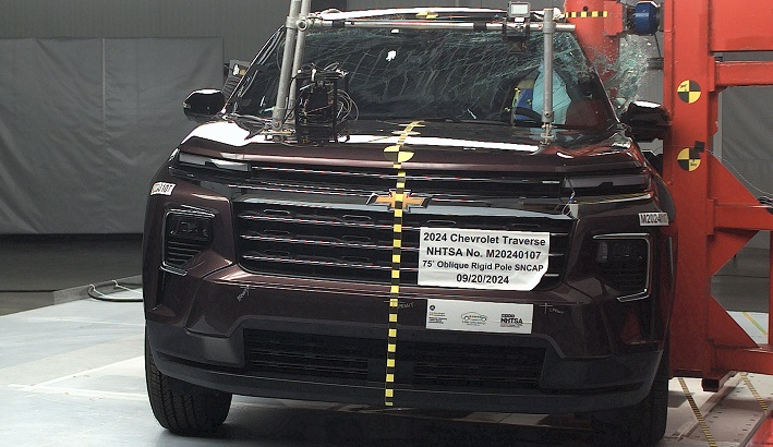 NHTSA Side pole test of the 2025 Chevrolet Traverse