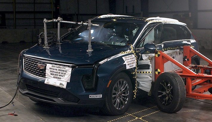 NHTSA Side impact test of the 2025 Cadillac Xt4