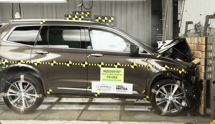 NHTSA crash test of the 2025 Cadillac Xt6