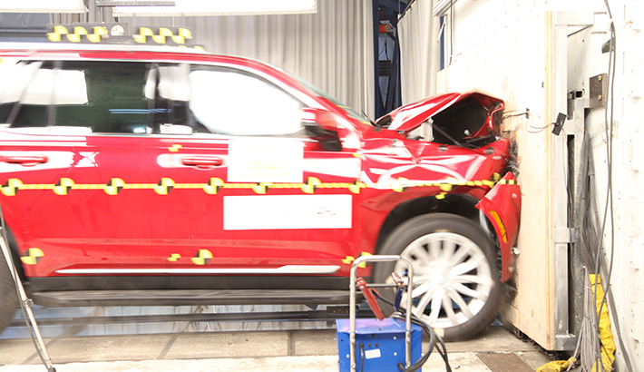NHTSA crash test of the 2025 Cadillac Escalade