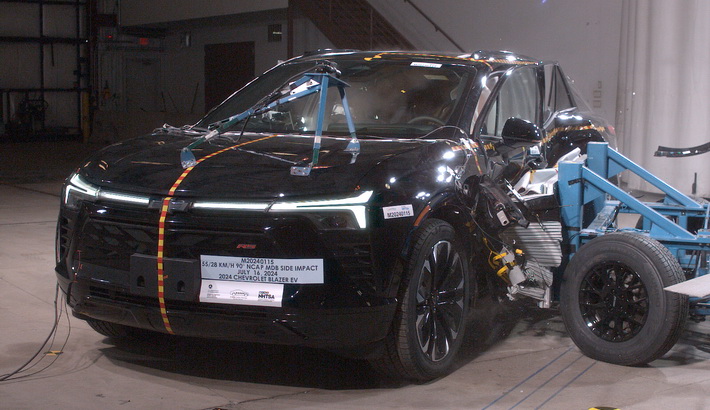 NHTSA Side impact test of the 2025 Chevrolet Blazer Ev