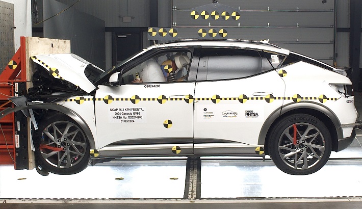 NHTSA crash test of the 2025 Genesis Gv60