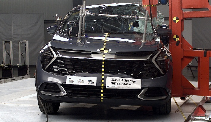NHTSA Side pole test of the 2025 Kia Sportage