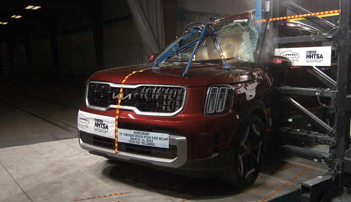 NHTSA Side pole test of the 2025 Kia Telluride