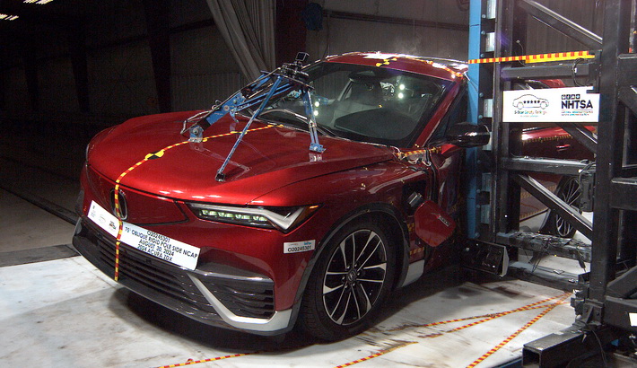 NHTSA Side pole test of the 2025 Acura Zdx