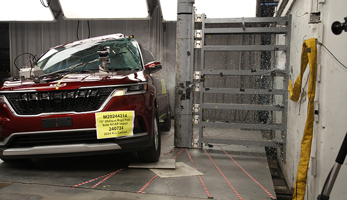 NHTSA Side pole test of the 2024 Kia Carnival