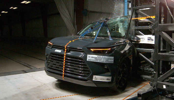 NHTSA Side pole test of the 2025 Toyota Grand Highlander Later Release