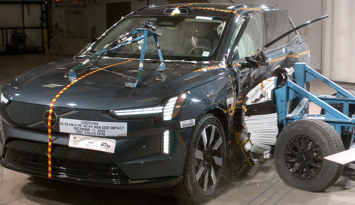 NHTSA Side impact test of the 2026 Volvo Ex90 Bev