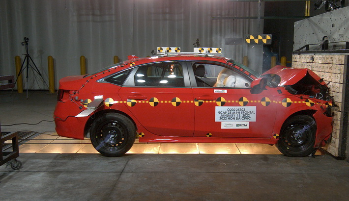 NHTSA crash test of the 2026 Honda Civic