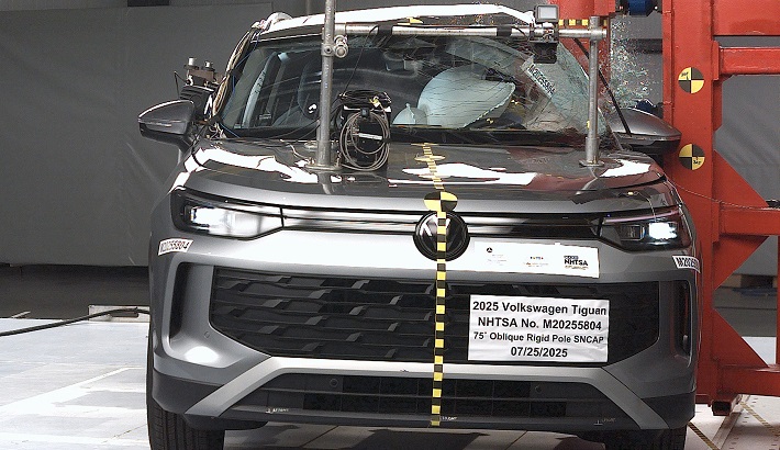 NHTSA Side pole test of the 2026 Volkswagen Tiguan