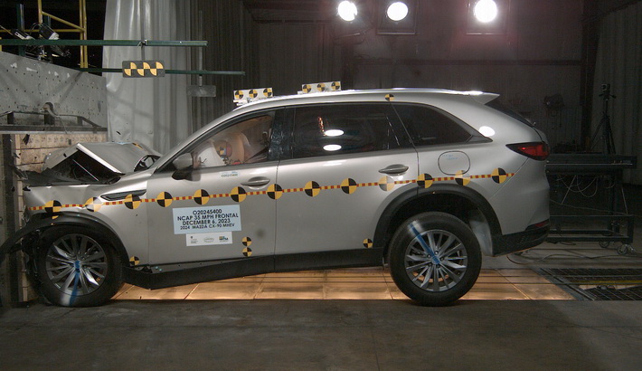 NHTSA crash test of the 2026 Mazda CX-70 Mhev