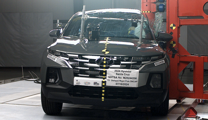 NHTSA Side pole test of the 2026 Hyundai Santa Cruz