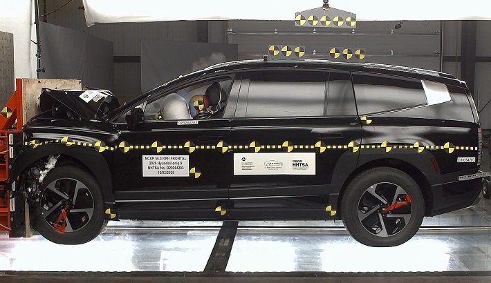 NHTSA crash test of the 2026 Hyundai Ioniq 9 Bev