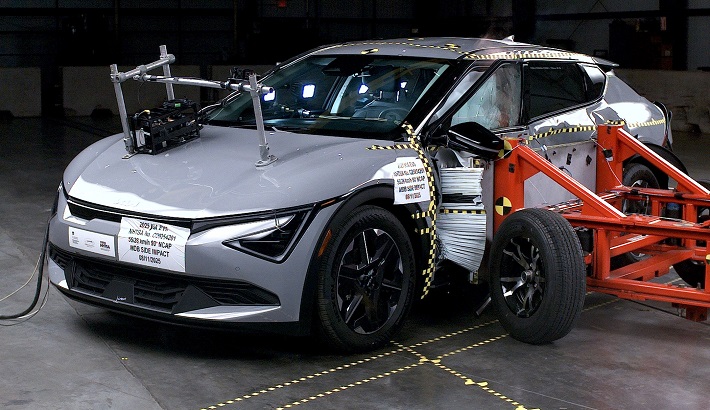 NHTSA Side impact test of the 2026 Kia Ev6 Bev
