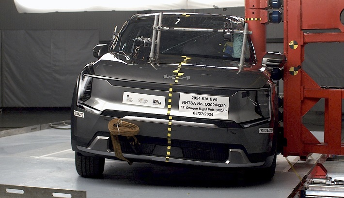 NHTSA Side pole test of the 2026 Kia Ev9 Bev