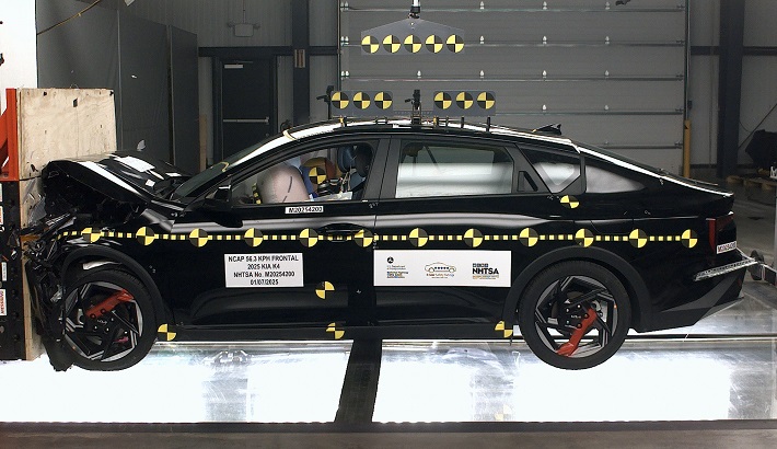 NHTSA crash test of the 2026 Kia K4 5dr